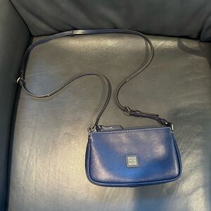 Dooney cross body new with out tags 9x6x1